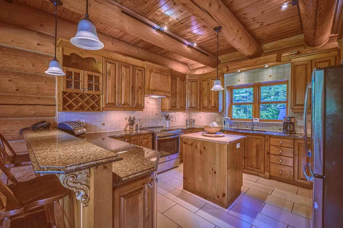 Mille-Isles Executive Plus 44 - Majestic Log Chalet With Hot Tub Sauna Heated Pool And Close To Activities מראה חיצוני תמונה